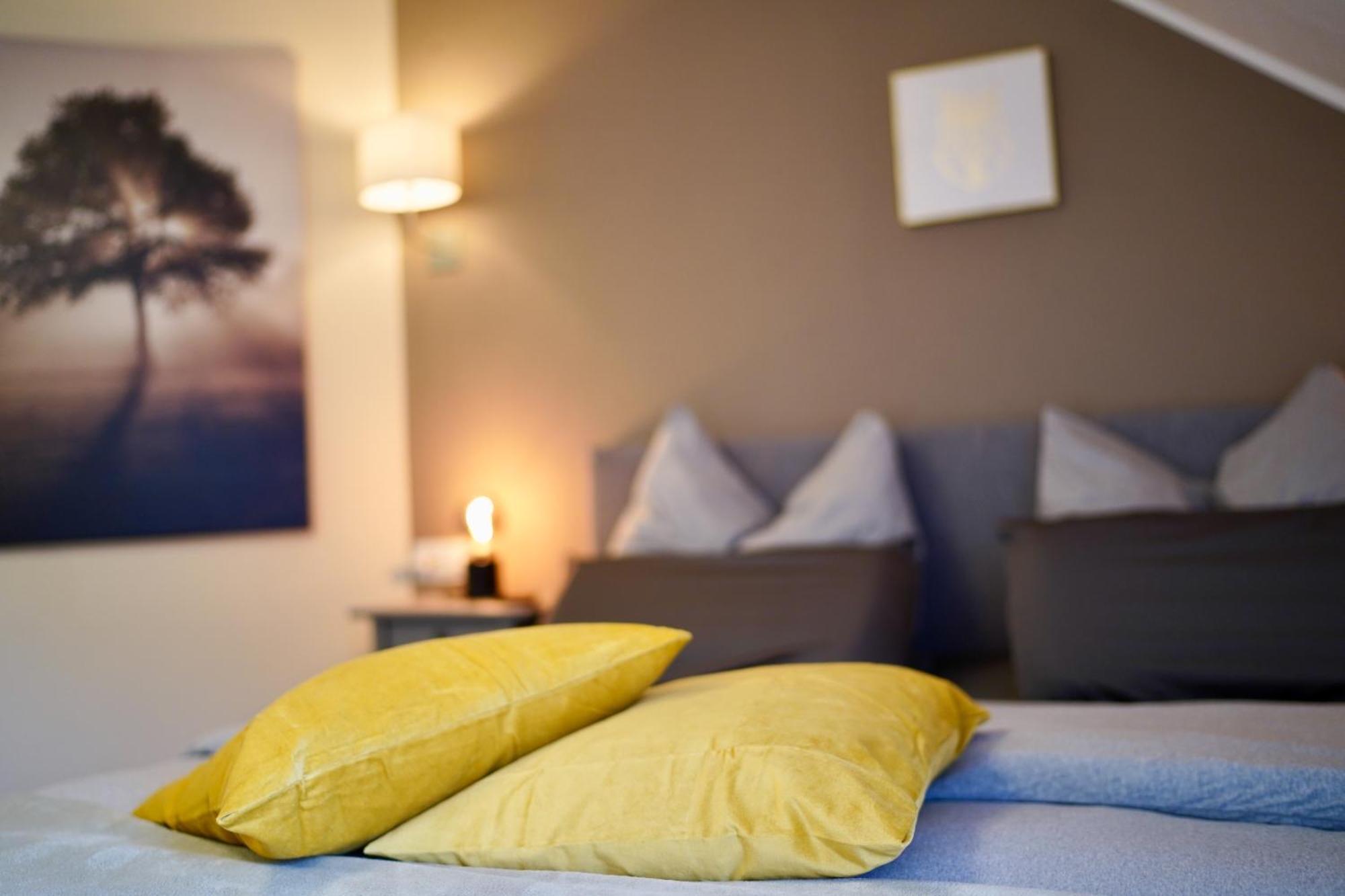 Edler Wohnraum Noble Stadtoase Mit Boxspringbett, Kaffeevollautomat & Parkplatz Цвиккау Экстерьер фото