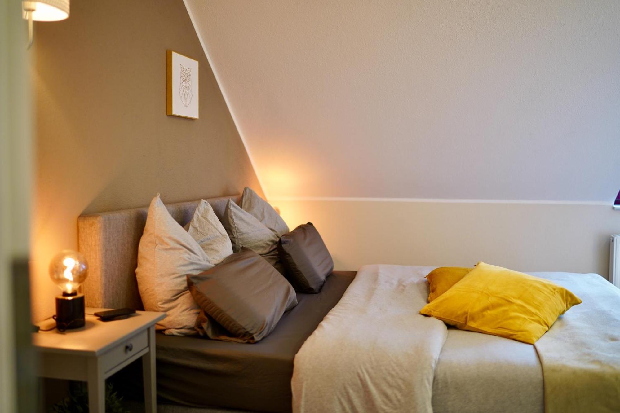 Edler Wohnraum Noble Stadtoase Mit Boxspringbett, Kaffeevollautomat & Parkplatz Цвиккау Экстерьер фото