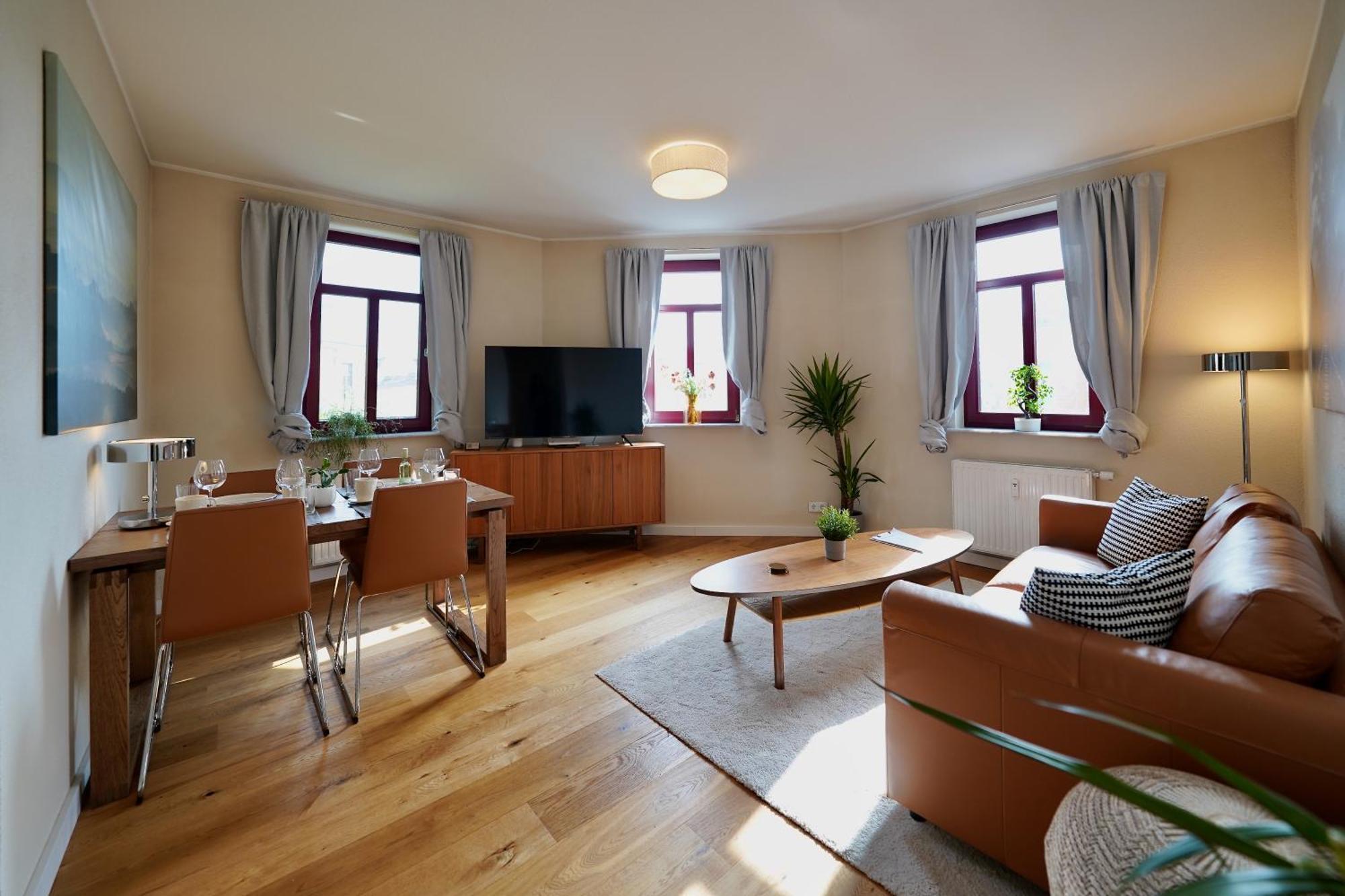 Edler Wohnraum Noble Stadtoase Mit Boxspringbett, Kaffeevollautomat & Parkplatz Цвиккау Экстерьер фото