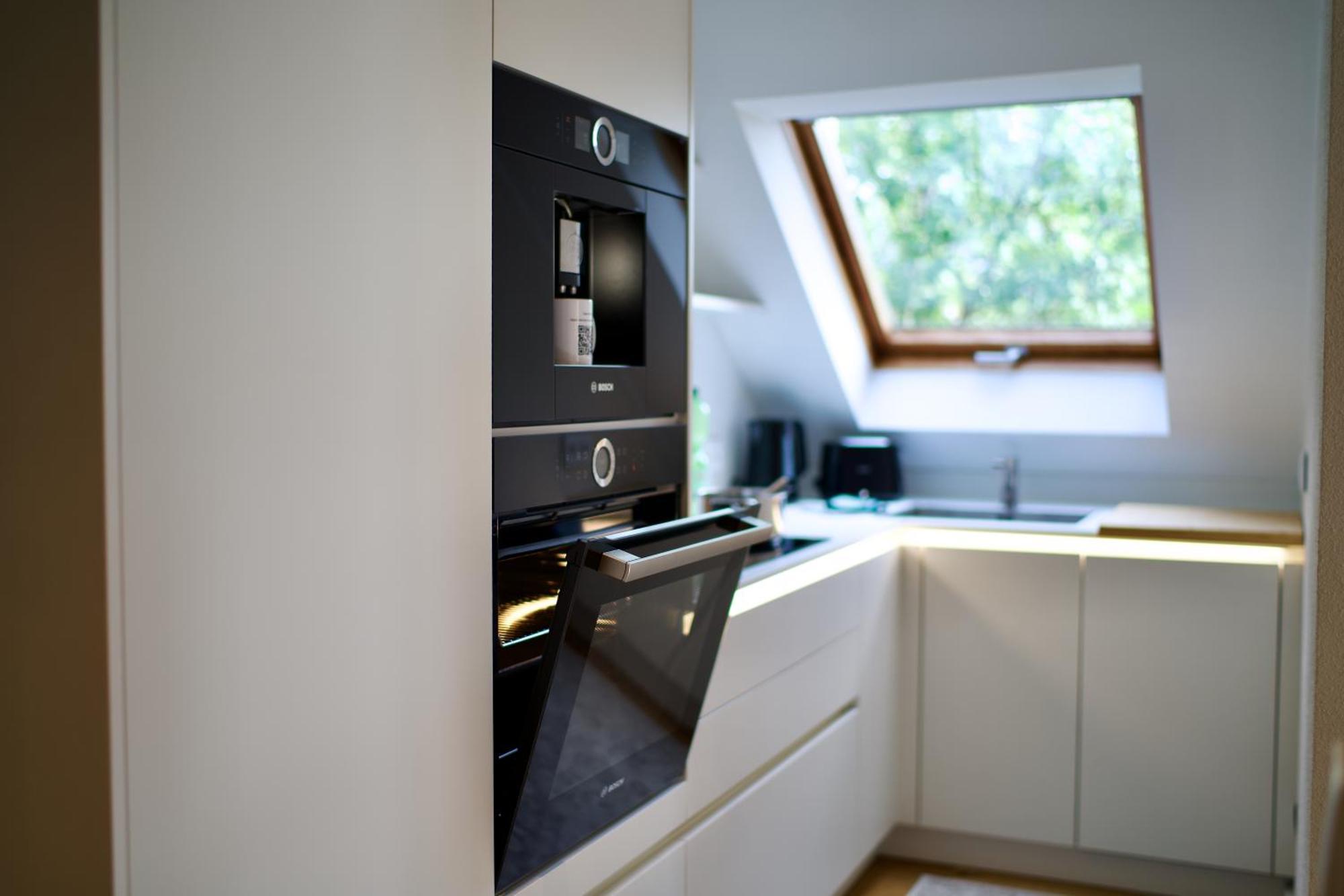 Edler Wohnraum Noble Stadtoase Mit Boxspringbett, Kaffeevollautomat & Parkplatz Цвиккау Экстерьер фото