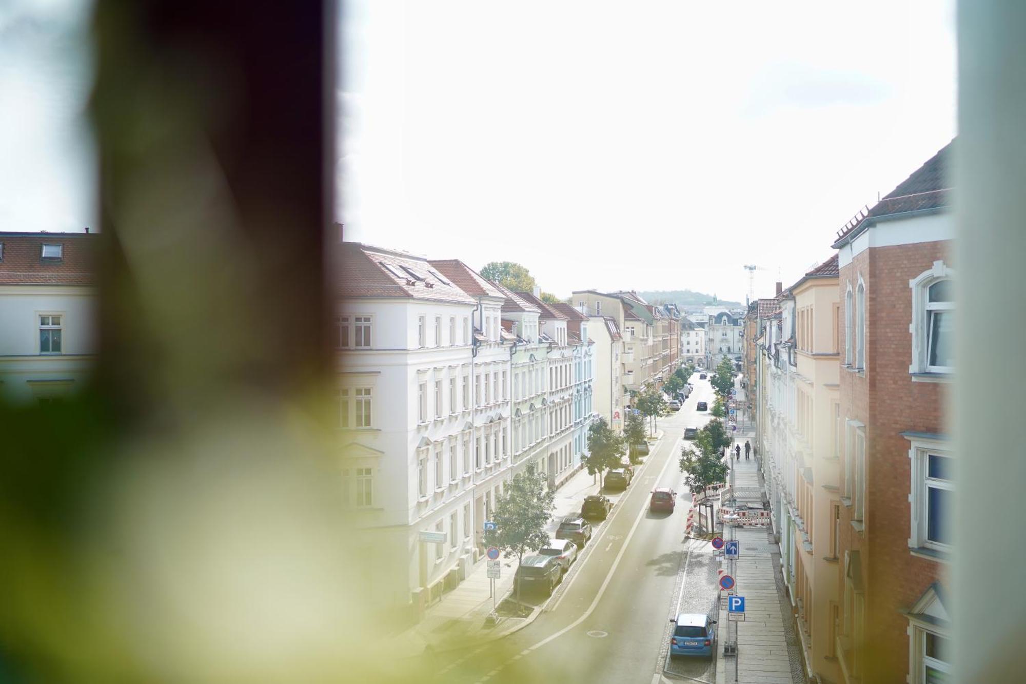 Edler Wohnraum Noble Stadtoase Mit Boxspringbett, Kaffeevollautomat & Parkplatz Цвиккау Экстерьер фото