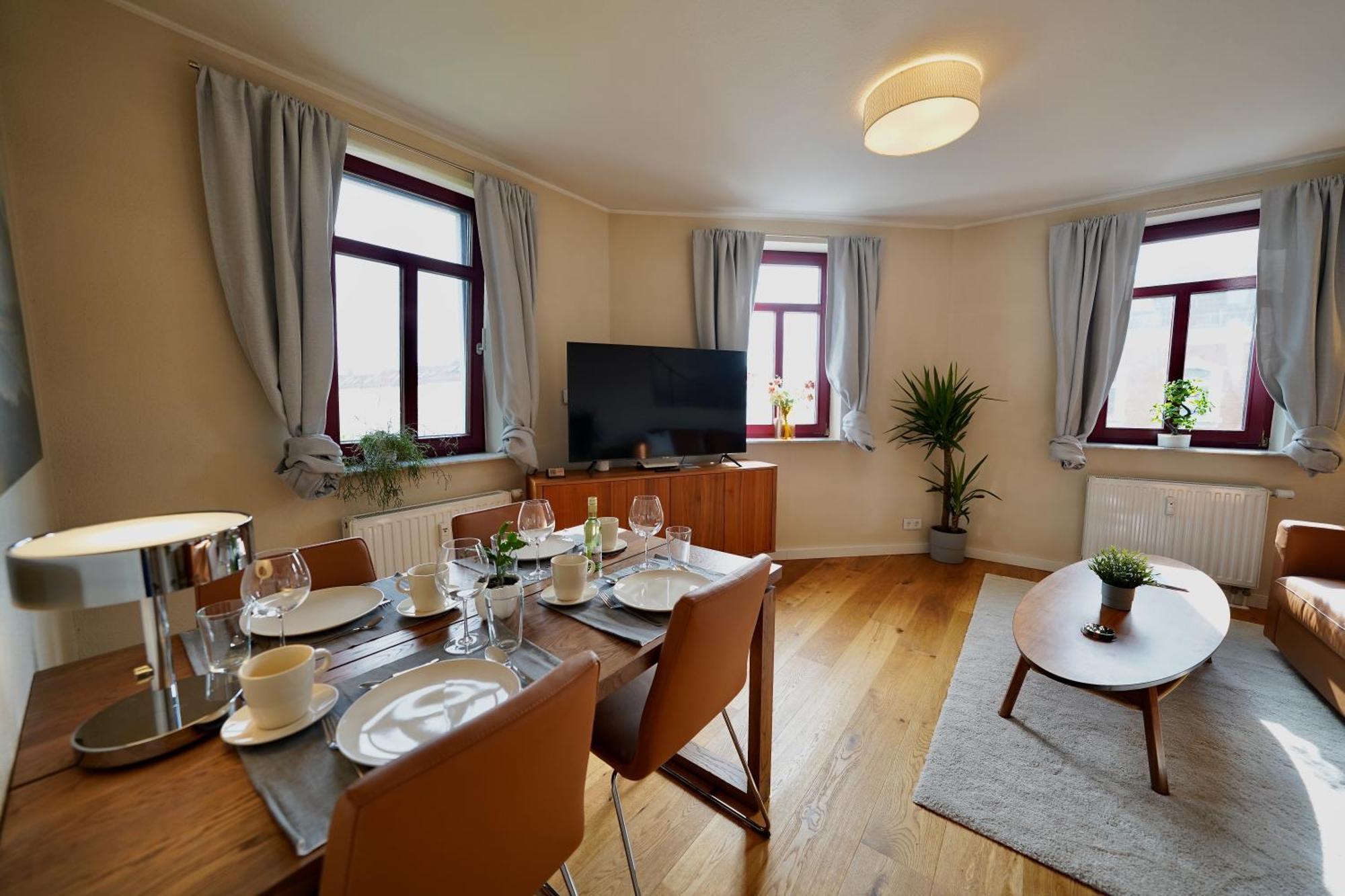 Edler Wohnraum Noble Stadtoase Mit Boxspringbett, Kaffeevollautomat & Parkplatz Цвиккау Экстерьер фото
